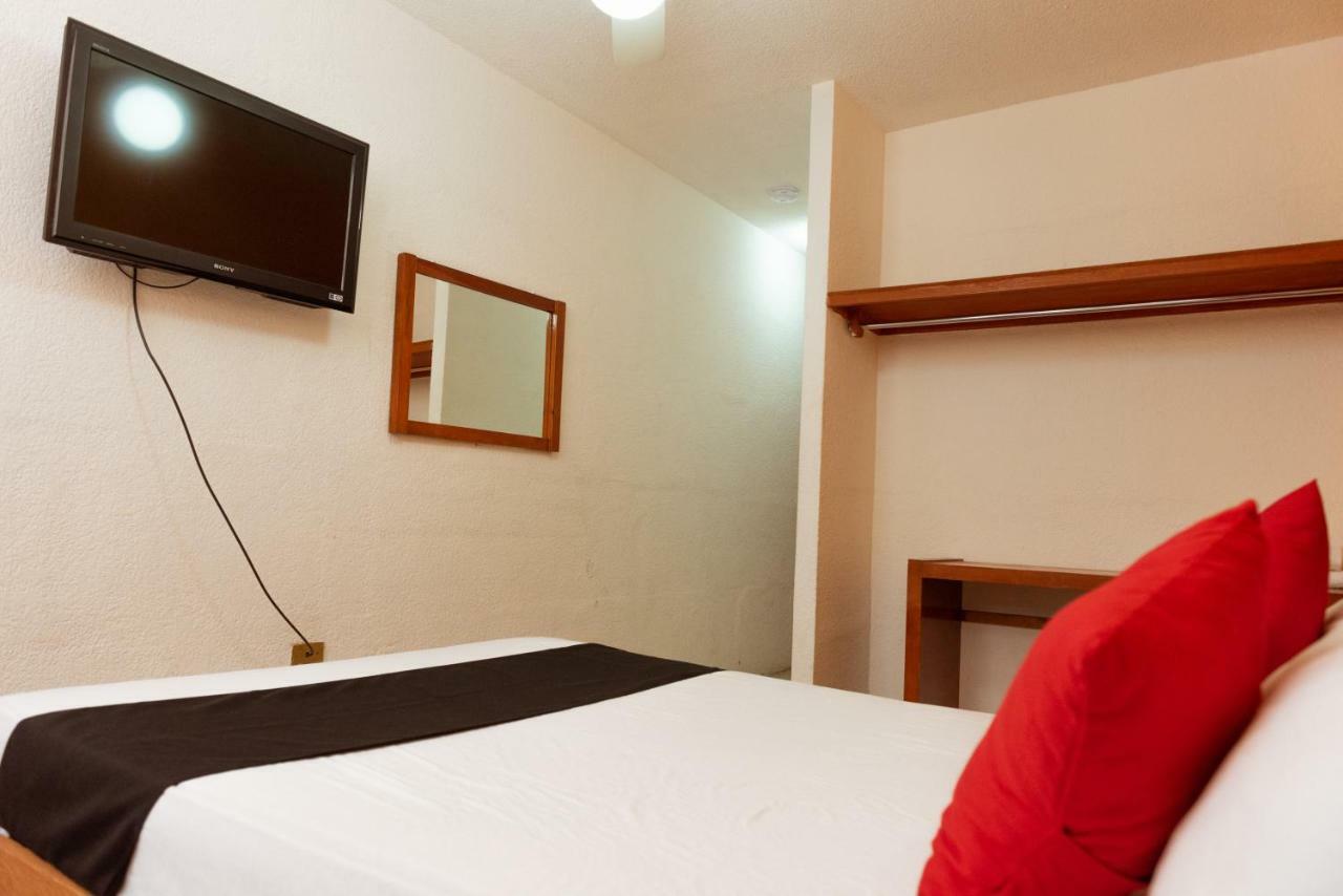Oyo Hotel Italia Ακουασκαλιέντες Εξωτερικό φωτογραφία