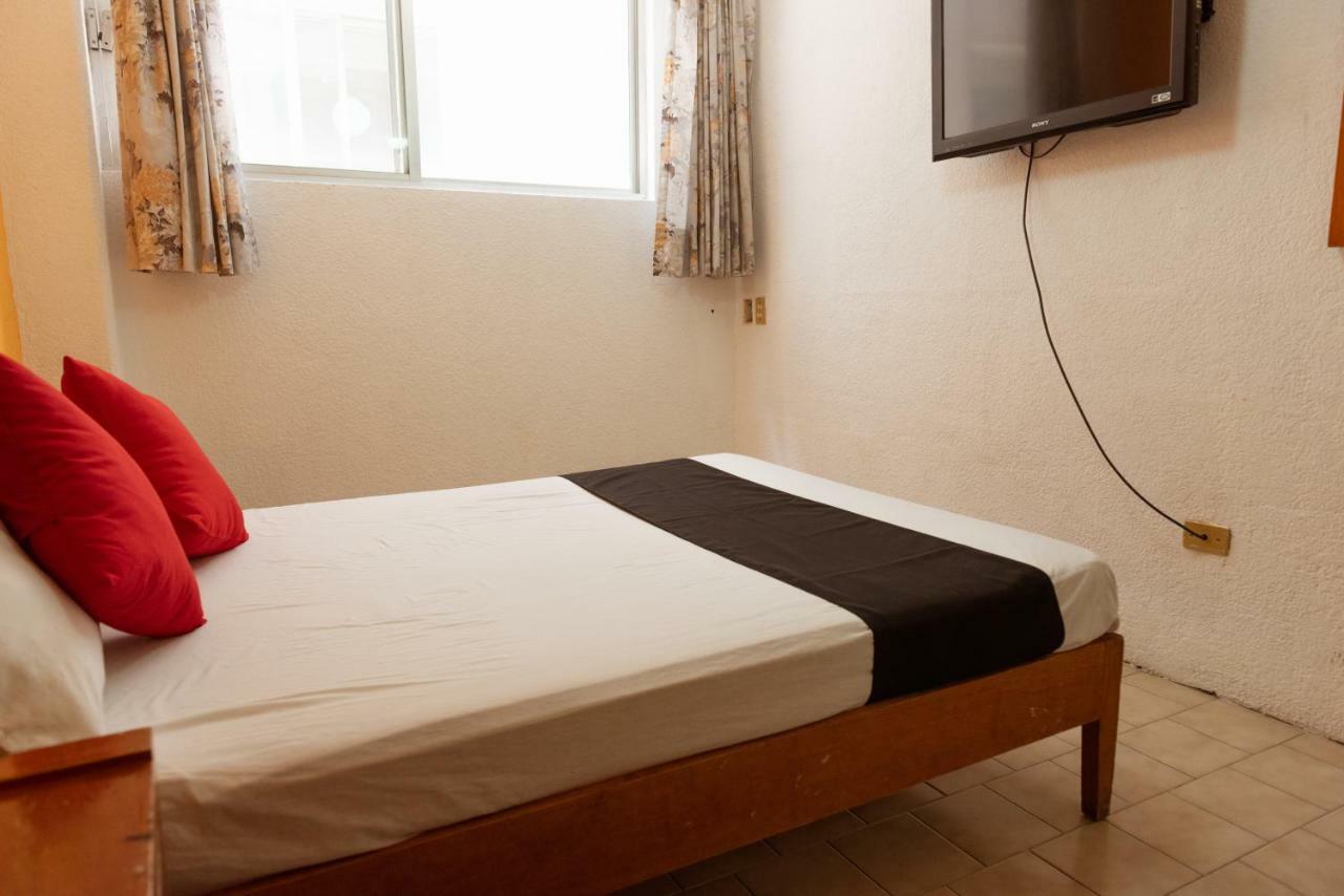 Oyo Hotel Italia Ακουασκαλιέντες Εξωτερικό φωτογραφία